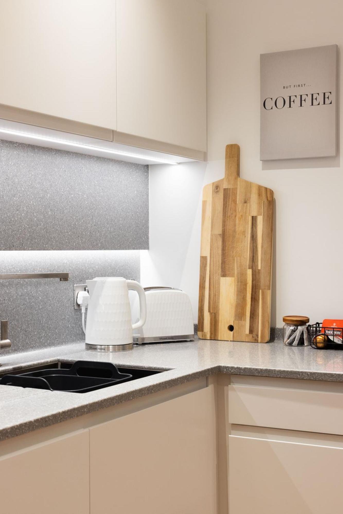 Springfield Thirteen Harrogate Extérieur photo
